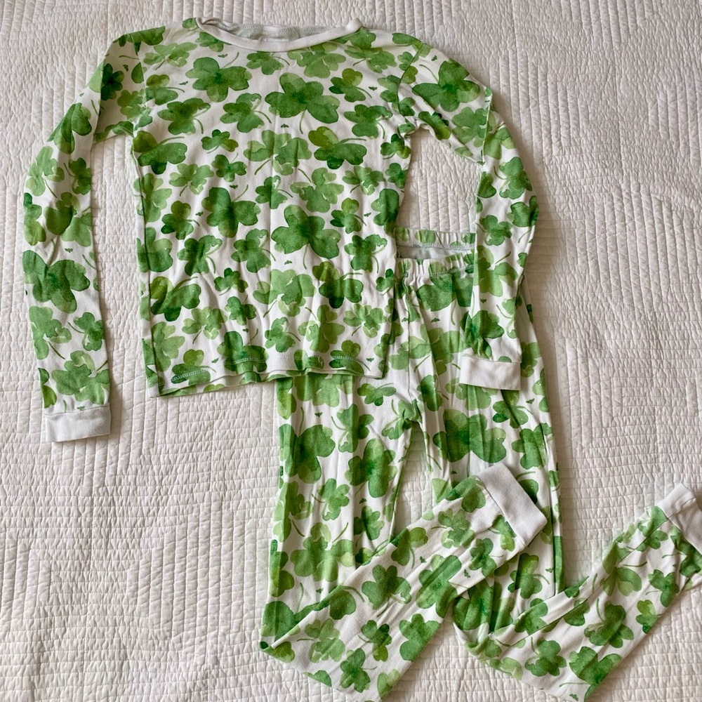 Burt's Bees Girls' Pj Set, 100% Organic Cotton Cute Clover 10